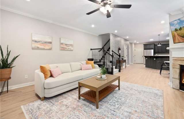 4198  W Bradstreet  LN photos photos