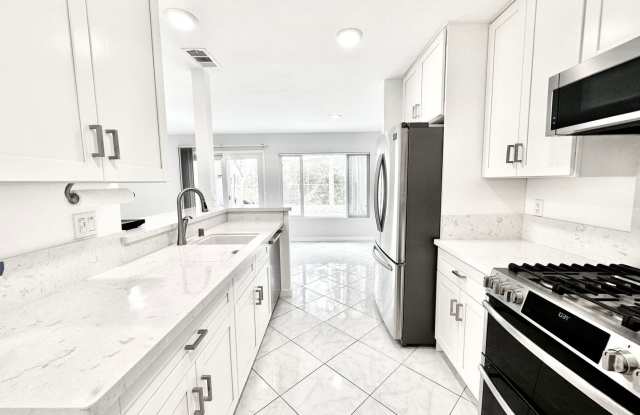 FOR RENT - Charming Poway 2BR/1.5 BA FULL REMODEL Townhome Privately Located With A Fenced Backyard In Poway Gallery 3