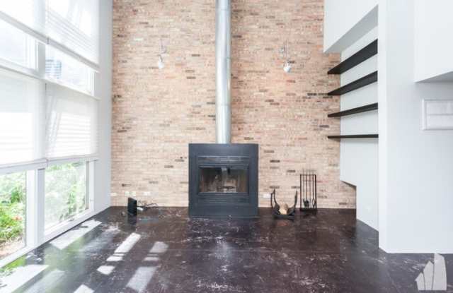 4715 North Damen Avenue Gallery 2