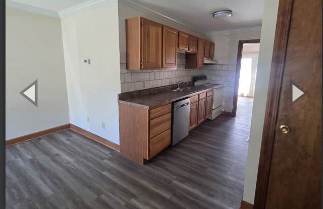 1bedroom 1 bath brick condo drive under garage Gallery 3