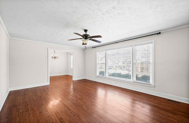 Renovated 3 Bedroom Pet Friendly Home For Rent! photos photos