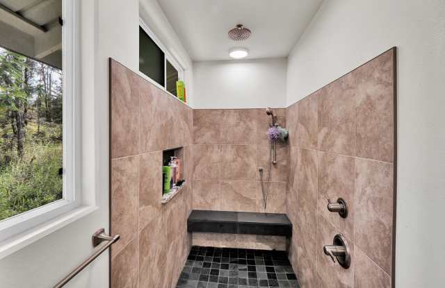 16-2063 Azure Road Room 3 photos photos