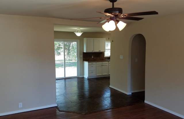 355 N Oak Gallery 2