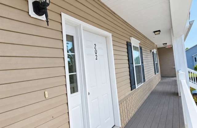 Beautiful 3-Bedroom Condo in Murrells Inlet with Upgraded Kitchen, Screened Porch & Pool Gallery 4