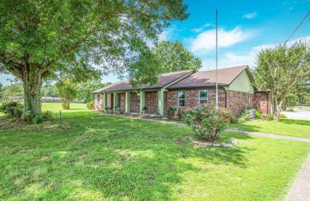 18402 ARCH - 18402 Arch Street, Landmark, AR 72206