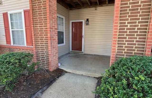 Introducing a charming 2 bedroom, 2 bathroom condo Gallery 1