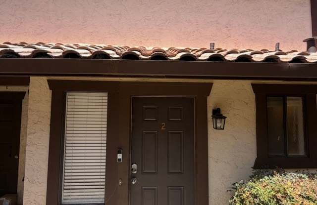 Charming & Modern 2-Bedroom Townhome Walkable to Downtown Los Altos Gallery 3