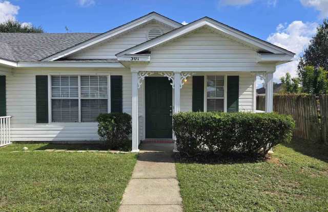 301 Loveland Cir - 301 Loveland Circle, Bellview, FL 32526