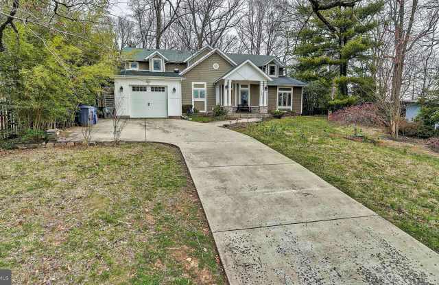 7520 ARLINGTON BOULEVARD Gallery 2