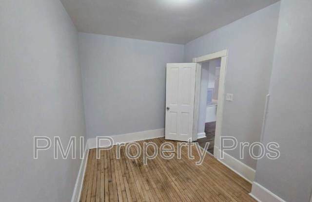 3111 W Walnut St photos photos