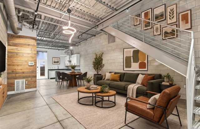 2509 W AZEELE Street Gallery 4