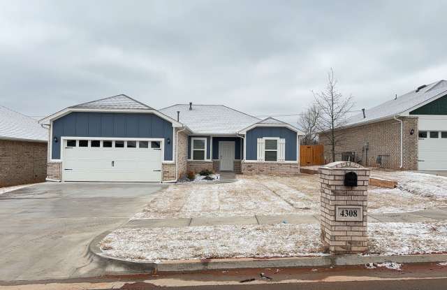 3 Bedroom 2 Bathroom 2 Car Garage Home in Oakdale School District photos photos