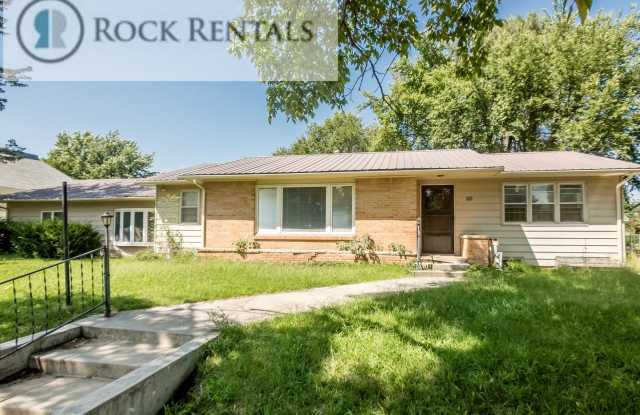 4 Bed 2 Bath in Arlington photos photos