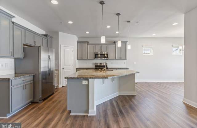 11337 FLAG Court Gallery 2