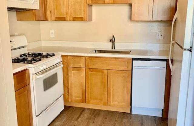 Nice 2 bed, 1.5 Bath Condo with Garage in Concord -- AVAILABLE NOW !!! - 2036 Sierra Road, Concord, CA 94518