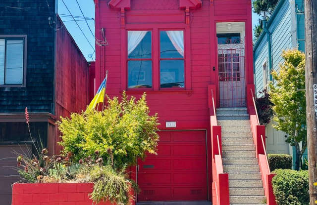 Rare Dogpatch 1890s Historic Pelton Cottage Smart Home w/Backyard Oasis photos photos