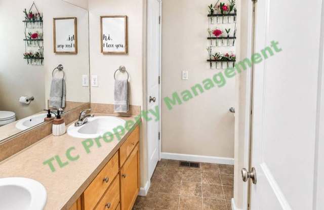 942 Salamander Rd SE photos photos