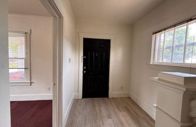 6 Bed/3 Bath Private Home Available May '27 Gallery 3