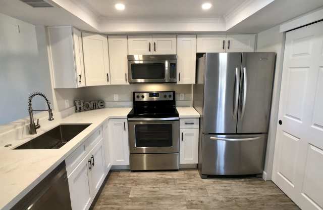 Fully Renovated 2bd/2 bath Scottsdale patio home! - 1217 North Miller Road, Scottsdale, AZ 85257