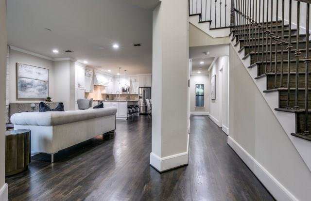 4629 Mockingbird Lane Gallery 2