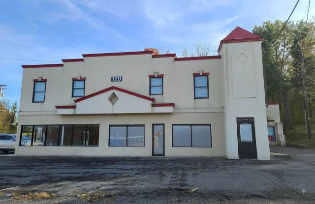 1711 PULASKI Highway Gallery 3
