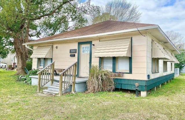 1102 Dallas Street - 1102 Dallas St, Port Neches, TX 77651