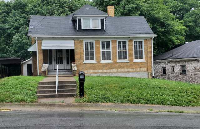 423 South Fayette Street Gallery 2