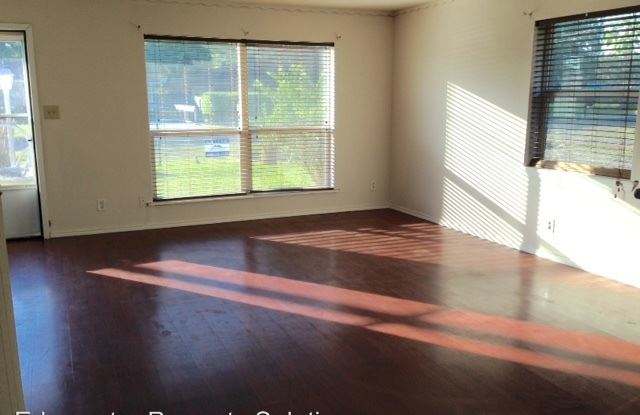 212 S Texas Gallery 3