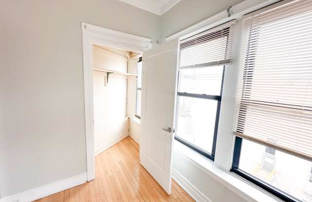 1619 Ridge Avenue Gallery 4