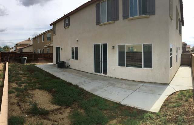 4 Bedroom / 4 Bathroom Perris Home Gallery 3