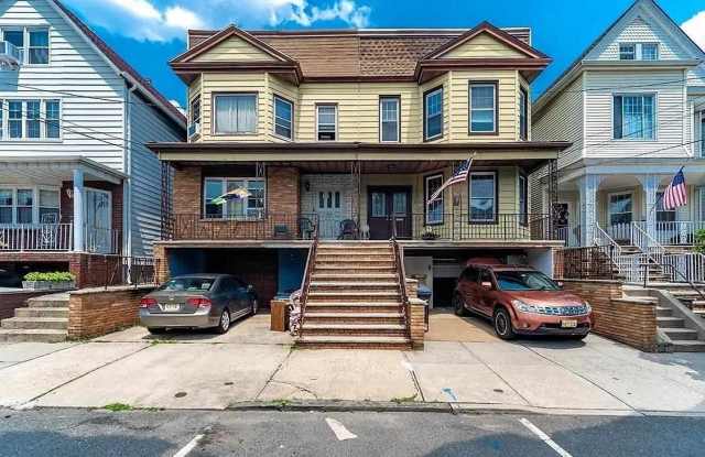 79 West 16TH ST photos photos