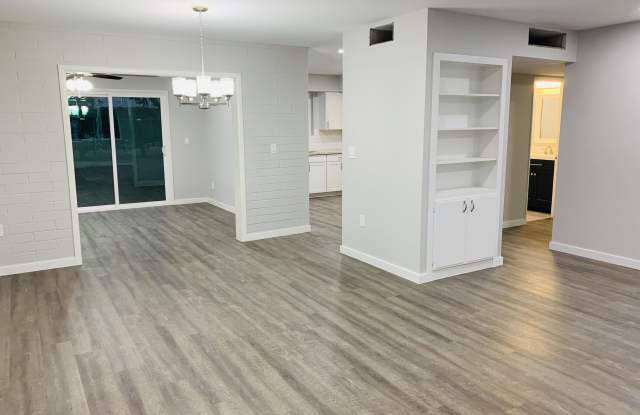 9930 W CROSBY Circle S Gallery 2