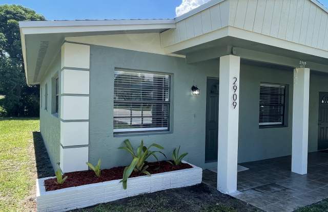 2909 Ave S photos photos