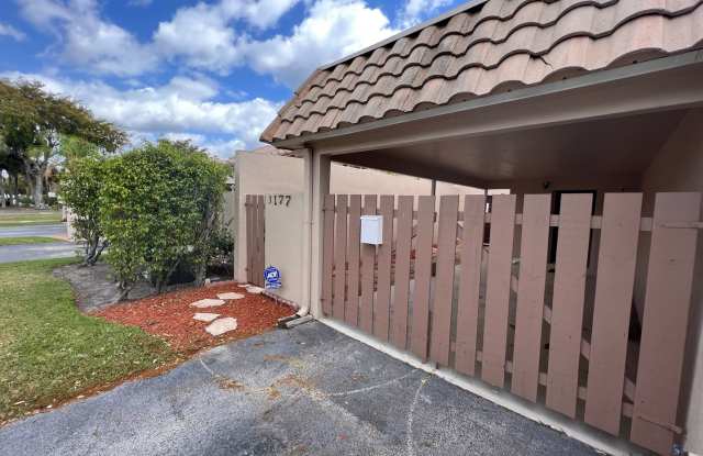 Lovely 2 Bedroom Townhome in Coral Springs Gallery 3