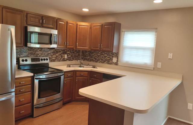 8 MEADOW RUN COURT Gallery 3