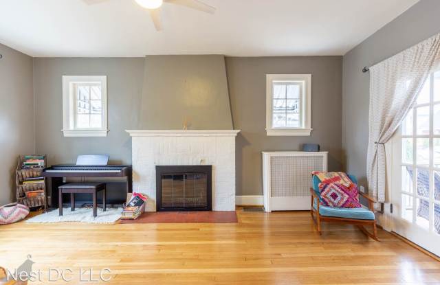 704 Fern Place NW Gallery 4