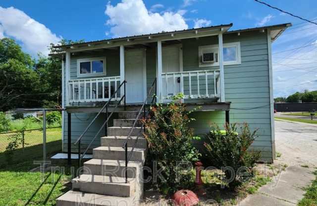 531 1/2 W 9th Apt W photos photos 531 1/2 W 9th Apt W photos photos