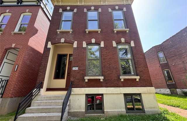 2262 S Jefferson Avenue photos photos
