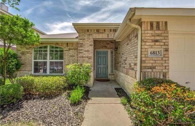 6813 Oak Falls Drive Gallery 3