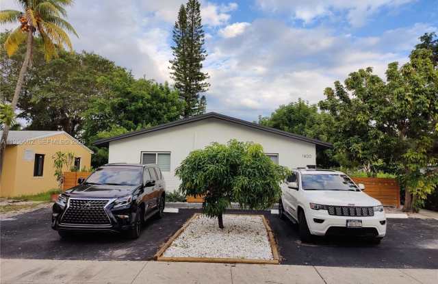 1400 NW 2nd Ave photos photos