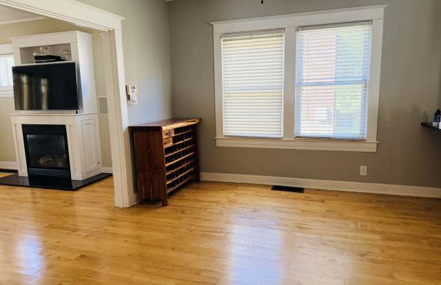 2609 Grinstead Dr Gallery 4