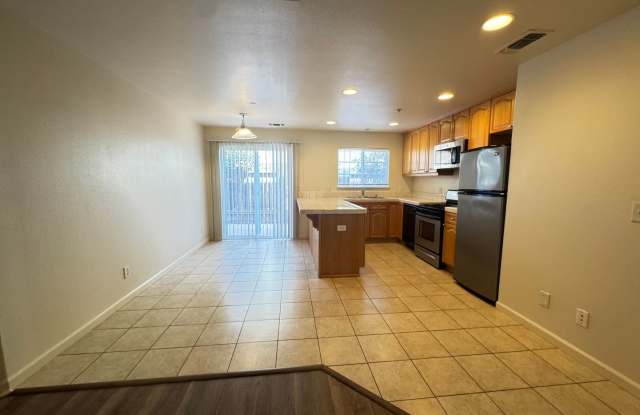 3 bed 2.5 ba townhouse - Yuba City Gallery 4