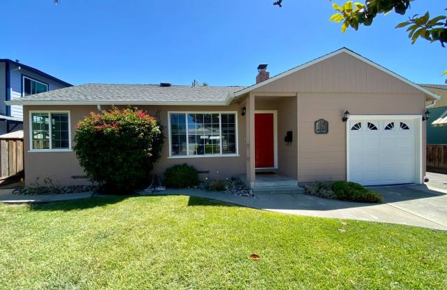 Single Family Home in Santa Clara Home with Large Backyard photos photos