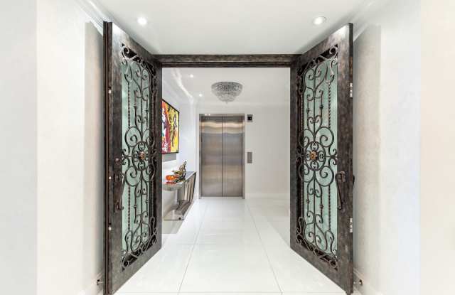 1 N Ocean Boulevard Gallery 3