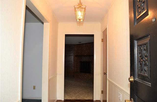 501 Dobbins Road Gallery 2