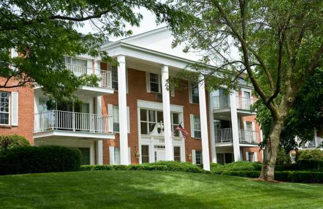 Versailles on the Lakes Schaumburg photos photos