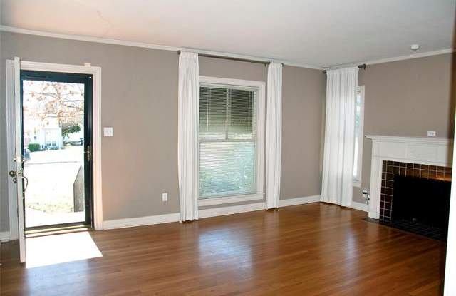 4312 Calmont Avenue Gallery 4