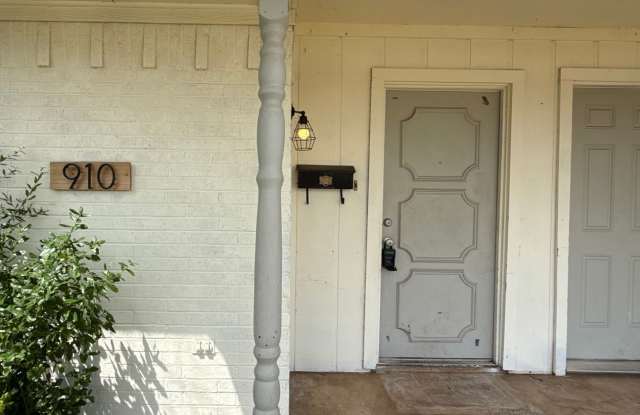910 N. Judge Ely Blvd. photos photos