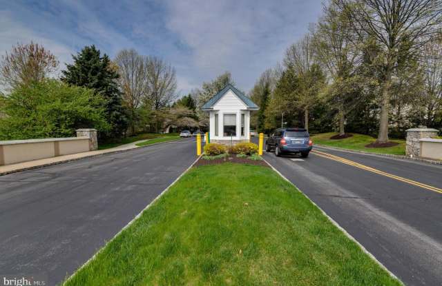 181 GLENEAGLES CT Gallery 2