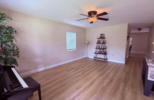 928 NEW BEDFORD DR Gallery 3